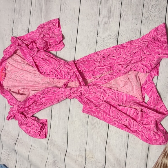 Lilly Pulitzer Other - Lilly pulitzer pink robe size XXS/XS